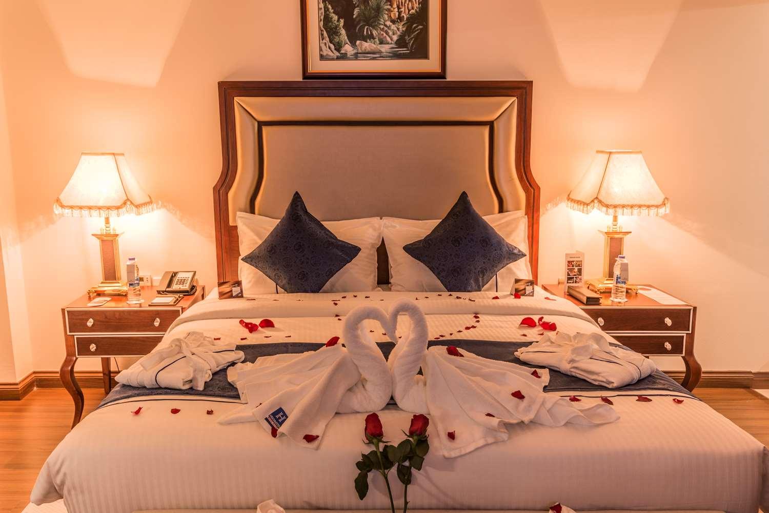 Hotel Golden Tulip Headington Ruwi Maskat Exterior foto